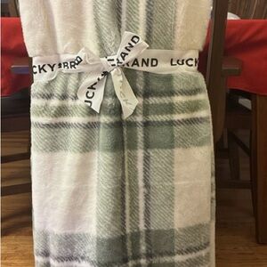 Lucky Brand Plaid Bath Towel in Green and White 6